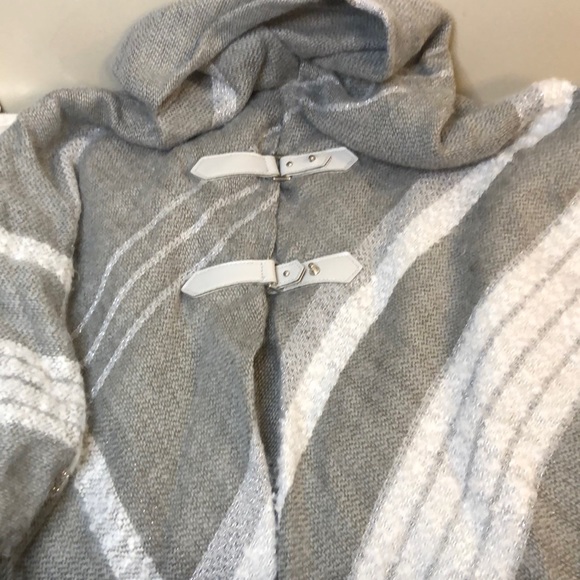 MIXIT wool-feel poncho - Picture 4 of 11